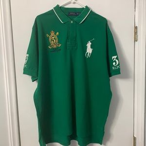 It’s a green polo shirt size XXL!